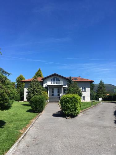 Фотография гостевого дома María Bonita Chalet Villa independiente con piscina y amplio jardín