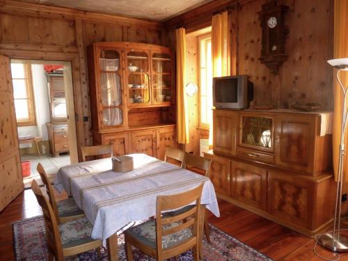 Фотография гостевого дома Casa Pool tra St Moritz e il lago di Como