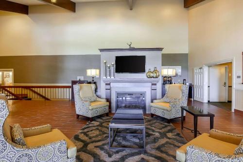 Фотография гостиницы Clarion Inn Conference Center Harpers Ferry