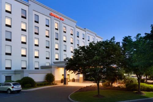Фотография гостиницы Hampton Inn Long Island-Brookhaven