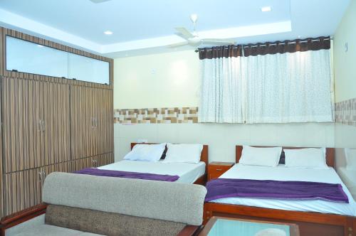 Фотографии гостиницы 
            Hotel Kranthi residency