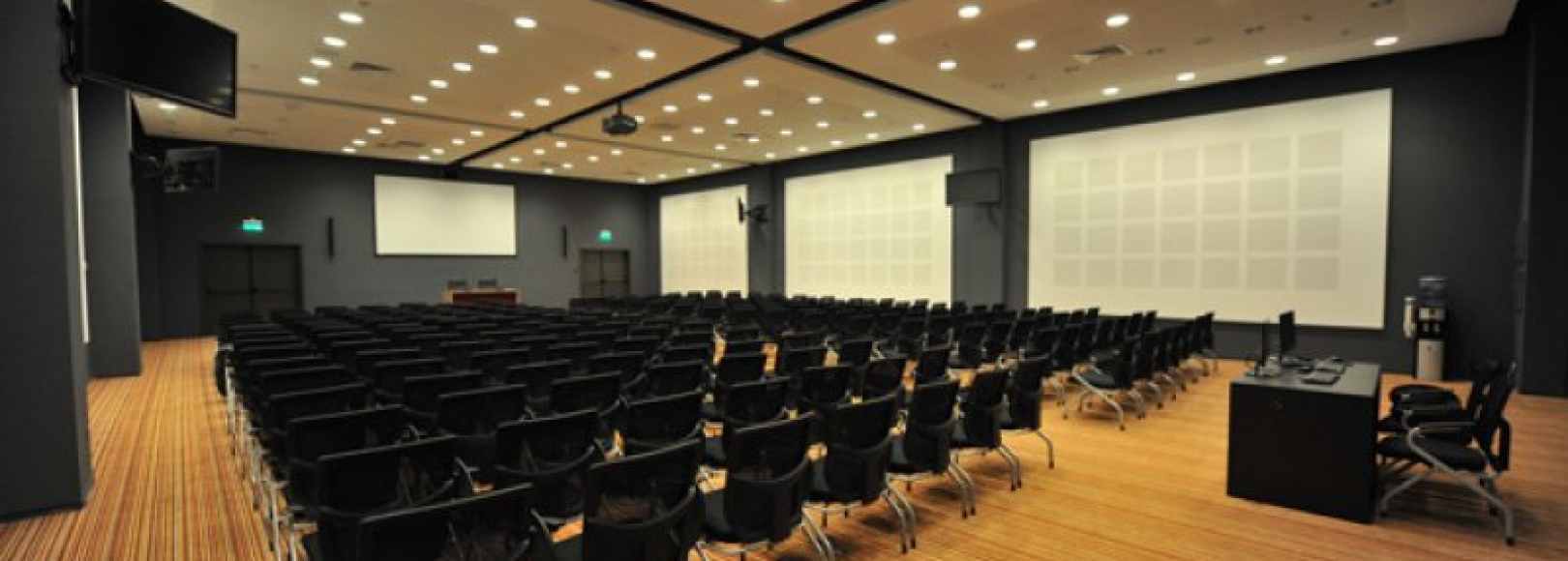 Фотография конференц-зала МВК Новосибирск Экспоцентр Конференц-зал 4