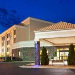 Фотография гостиницы Holiday Inn Express Greensboro-I-40 at Wendover, an IHG Hotel