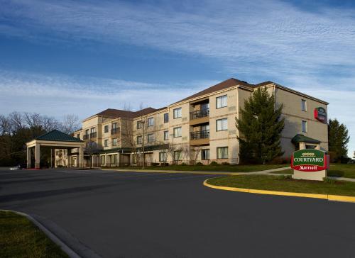 Фотография гостиницы Courtyard Detroit Brighton