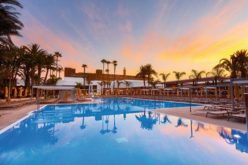 Фотографии гостиницы 
            Hotel Riu Palace Oasis