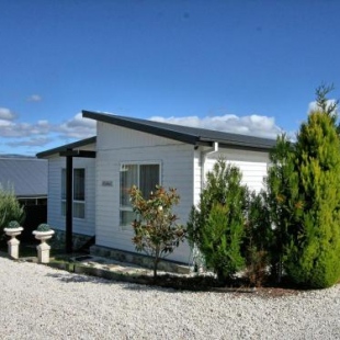 Фотография гостевого дома St Helena's 5 Twynam Street, Jindabyne NSW 2627