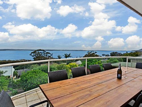 Фотографии гостевого дома 
            'The Bay', 25 Wallawa Rd - huge home with aircon, spectacular views & chromecast