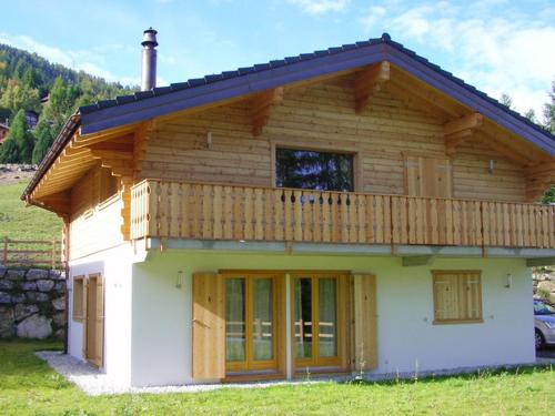 Фотография гостевого дома Magnificent Chalet Amidst Mountains in La Tzoumaz