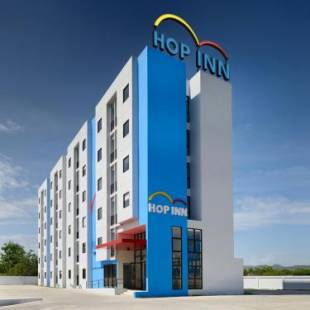 Фотографии гостиницы 
            Hop Inn Sakon Nakhon