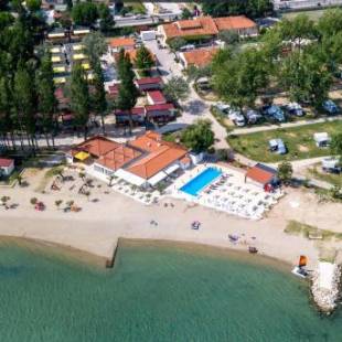 Фотографии базы отдыха 
            Mobile Homes Camp Galeb