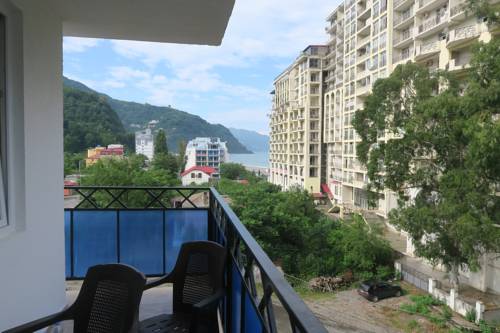 Фотографии хостела 
            Apartment on Pirveltsodebuli with Seaview