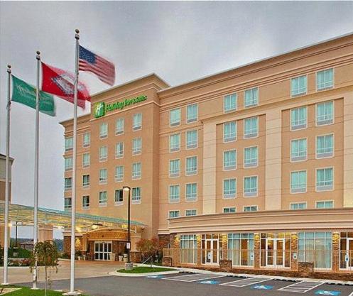 Фотография гостиницы Holiday Inn and Suites Rogers at Pinnacle Hills, an IHG Hotel