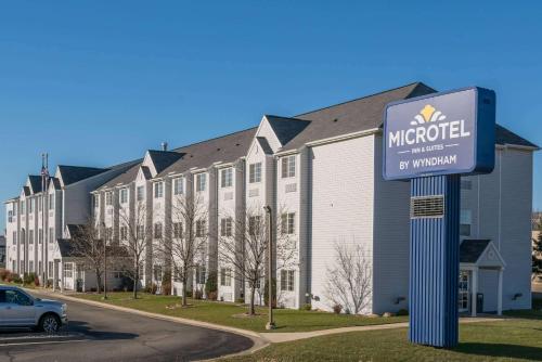 Фотография гостиницы Microtel Inn & Suites by Wyndham Rochester North Mayo Clinic