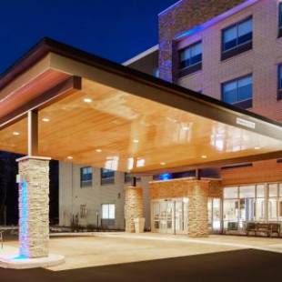 Фотографии гостиницы 
            Holiday Inn Express & Suites Chicago North Shore - Niles, an IHG Hotel