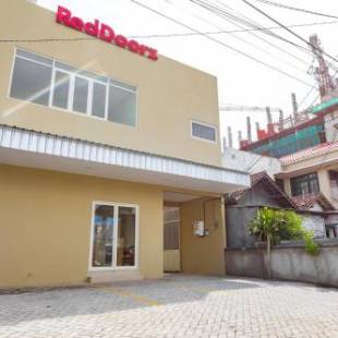 Фотографии гостевого дома 
            RedDoorz Syariah near Suncity Mall Sidoarjo