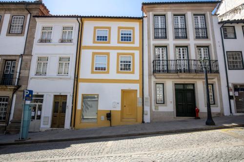 Фотография гостевого дома Secret Garden Suites in Bragança