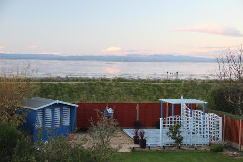 Фотография гостевого дома Dolphin House