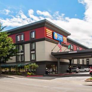 Фотографии гостиницы 
            Comfort Inn & Suites SeaTac