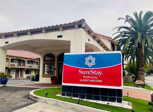 Фотография гостиницы SureStay Plus by Best Western Santa Clara Silicon Valley
