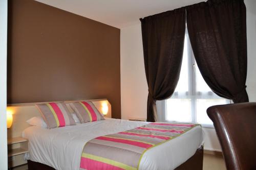 Фотография гостиницы Brit Hotel Cherbourg