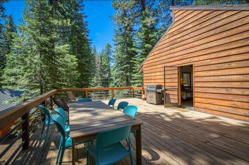 Фотография гостевого дома Tahoe Donner Tree House Retreat