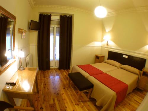 Фотография гостевого дома Hostal Canovas