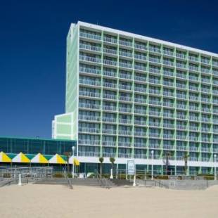 Фотографии гостиницы 
            Holiday Inn VA Beach-Oceanside 21st Street, an IHG Hotel