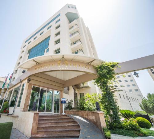 Фотография гостиницы Bristol Hotel