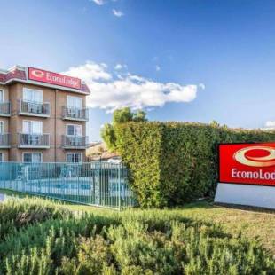 Фотографии гостиницы 
            Econo Lodge Tracy