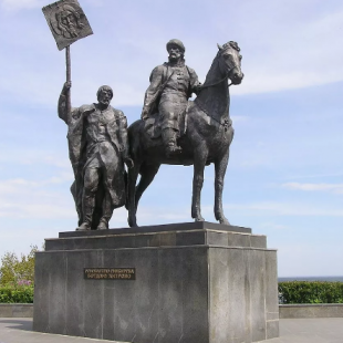 Фотография памятника Памятник Богдану Хитрово
