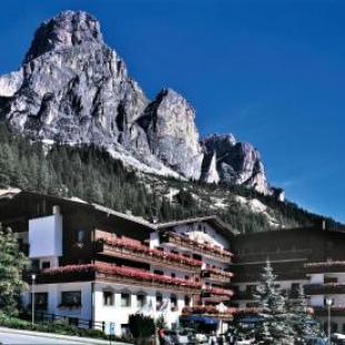 Фотография гостиницы Hotel Miramonti Corvara