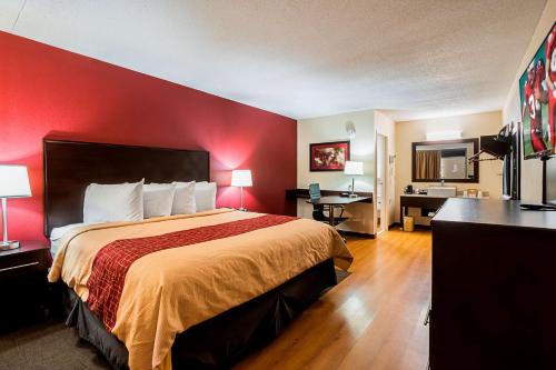 Фотография гостиницы Red Roof Inn PLUS+ Huntsville – Madison