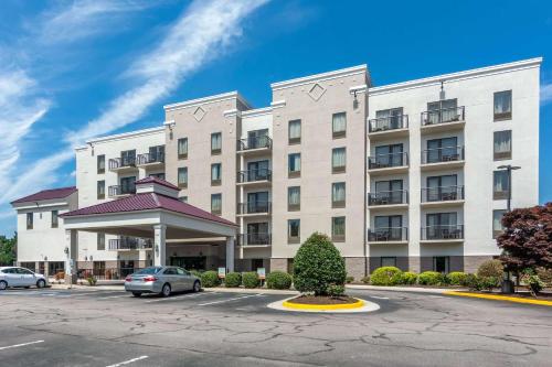 Фотография гостиницы Comfort Suites Southpark