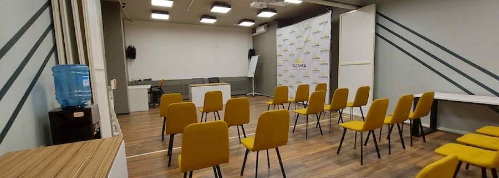 Фотография конференц-зала Конференц-зал Коворкинг POLAR