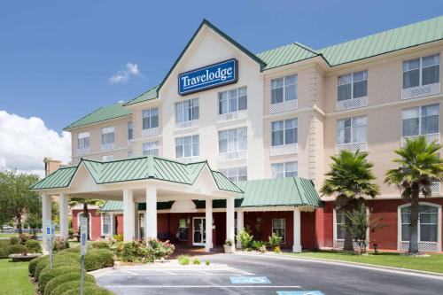 Фотографии гостиницы 
            Travelodge by Wyndham Savannah Gateway