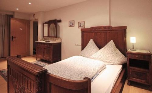 Фотография мини отеля Hotel zum Schwan Weilerswist