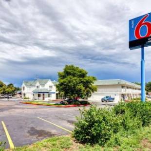 Фотографии гостиницы 
            Motel 6-Wheat Ridge, CO - West - Denver North