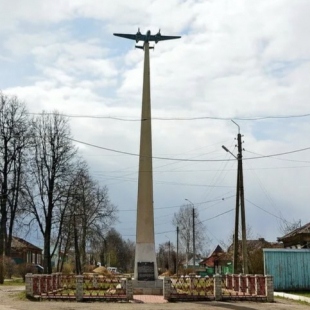 Фотография памятника Макет самолёта-бомбардировщика Ту-2