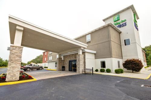 Фотографии гостиницы 
            Holiday Inn Express Columbus South - Obetz, an IHG Hotel