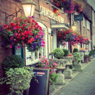 Фотографии гостиницы 
            THE SARACENS HEAD INN