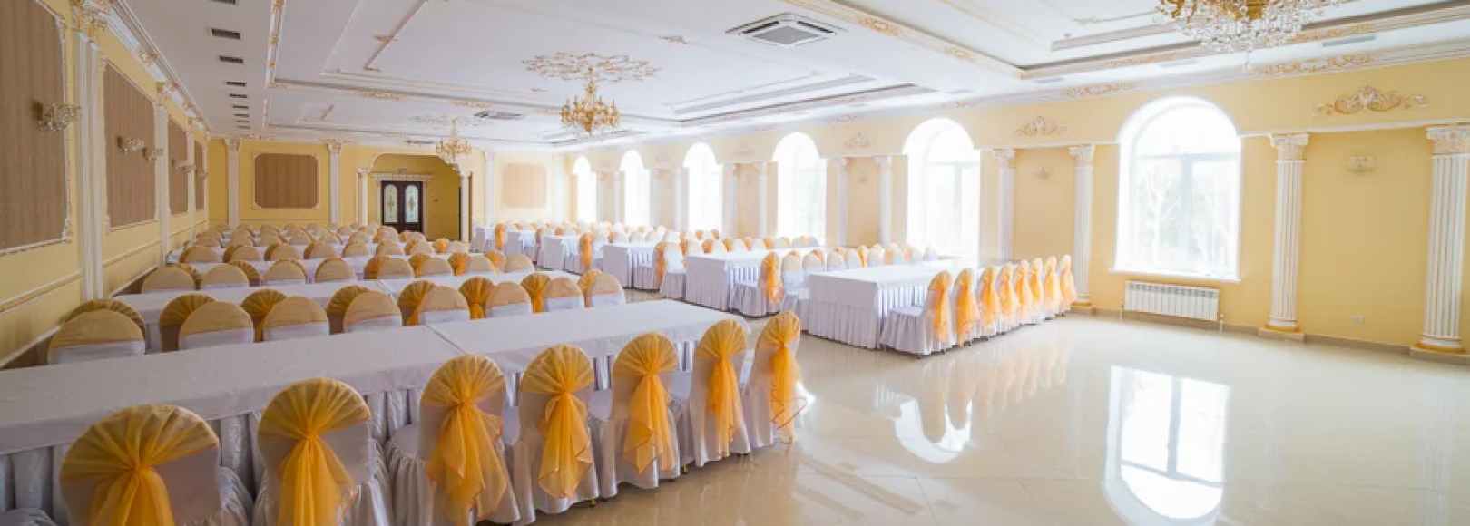 Фотография банкетного зала Золотой зал