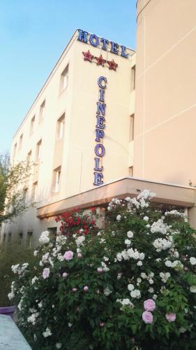 Фотография гостиницы Hôtel Cinépole 3 étoiles Joinville le Pont