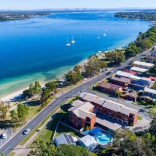 Фотография гостевого дома Boasting some of Bribie's Best Waterviews