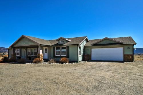 Фотографии гостевого дома 
            The Fishing House Buena Vista Home with Mtn Views!