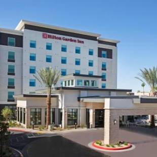 Фотографии гостиницы 
            Hilton Garden Inn Las Vegas City Center