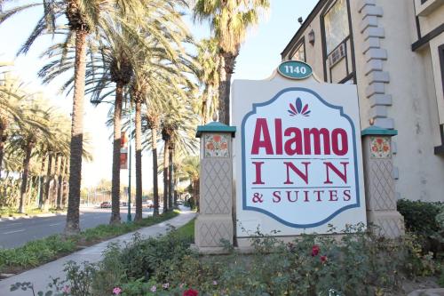 Фотография гостиницы Alamo Inn and Suites - Convention Center