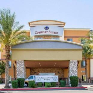 Фотографии гостиницы 
            Comfort Suites Glendale - State Farm Stadium Area