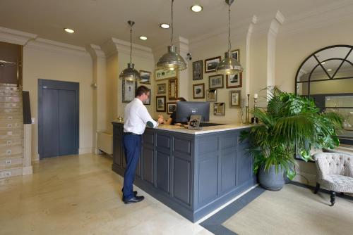 Фотография апарт отеля Suites Pamplona Plaza