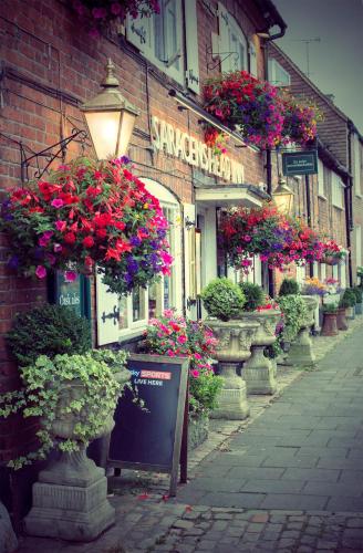 Фотография гостиницы THE SARACENS HEAD INN