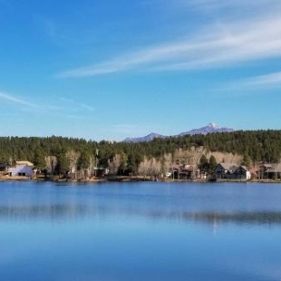 Фотография гостевого дома Log Cabin near Wolf Creek with Lake and Mtn Views!